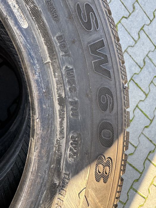 Opony zimowe 155/70r13  stan Bardzo dobry