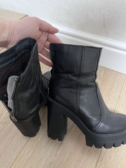 Жіночи шкіряні черевики демісезон