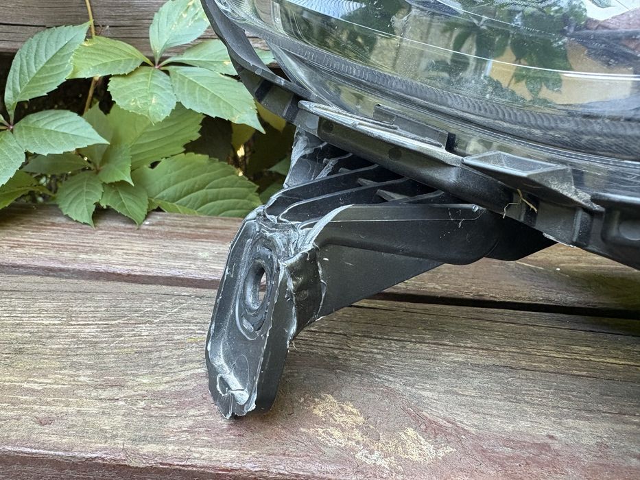 Фара jeep avenger