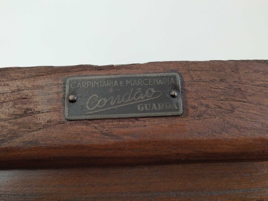 Fantástico armário/arquivador antigo para escritorio com persiana