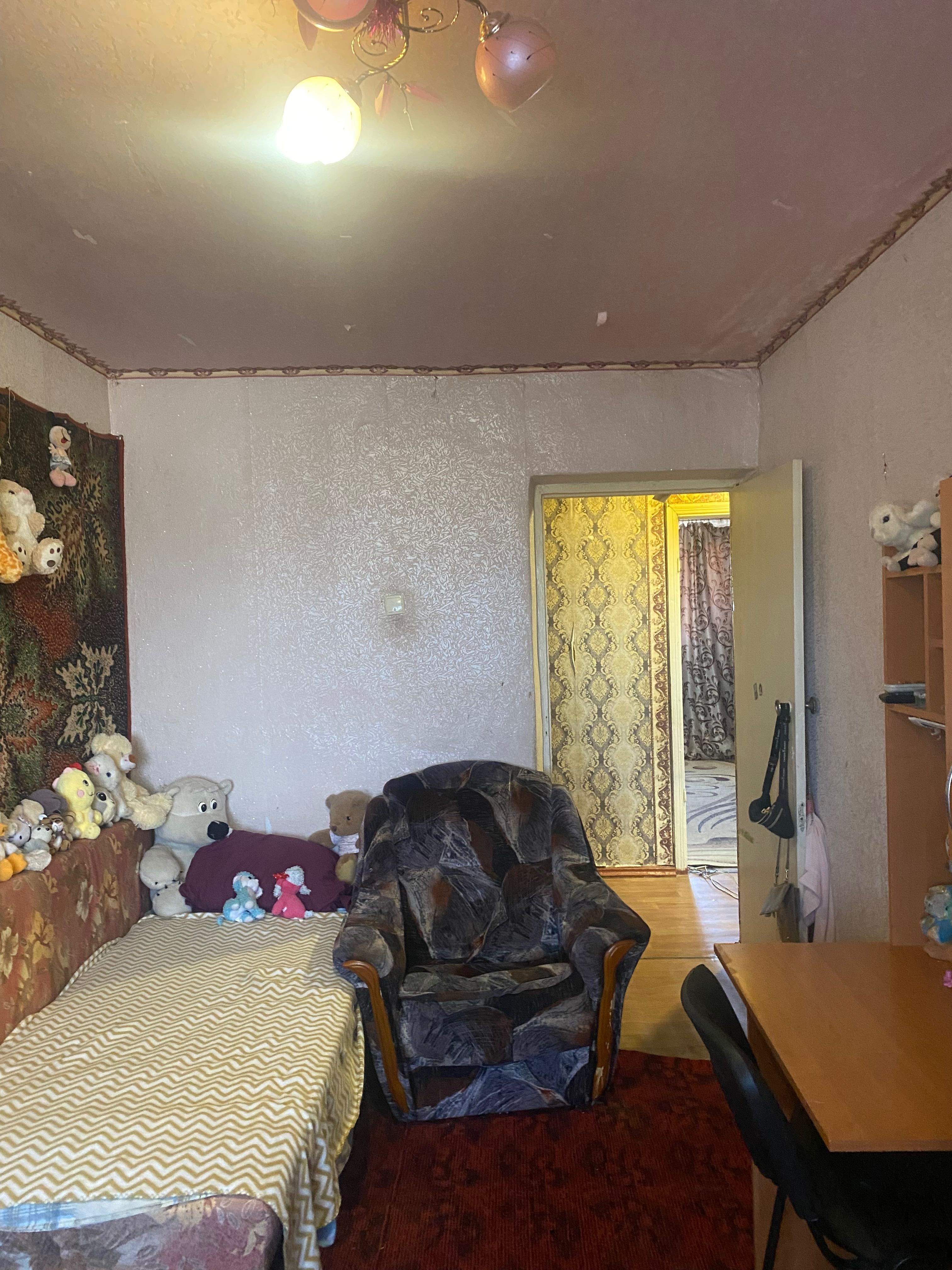Продам 4-кім. кв. «чешку» у центрі міста  .