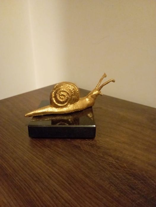 Base de granito com caracol