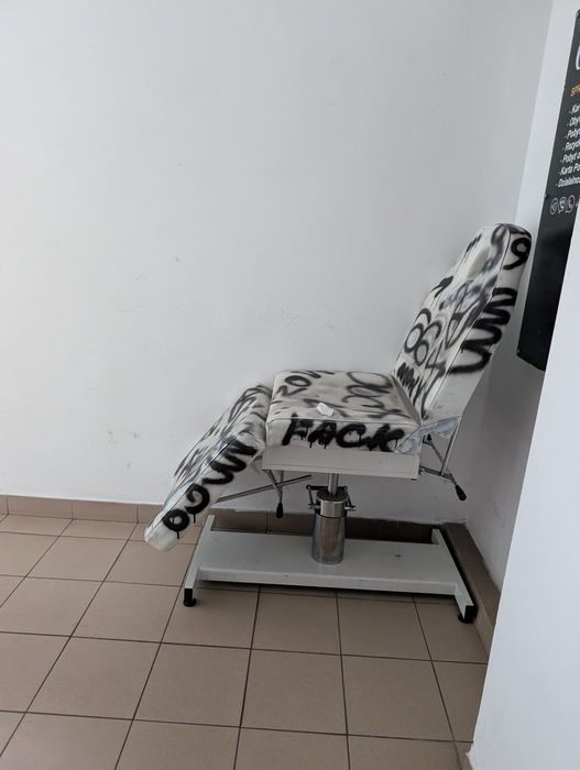 Łóżko kosmetyczne, do masażu, tatuażu