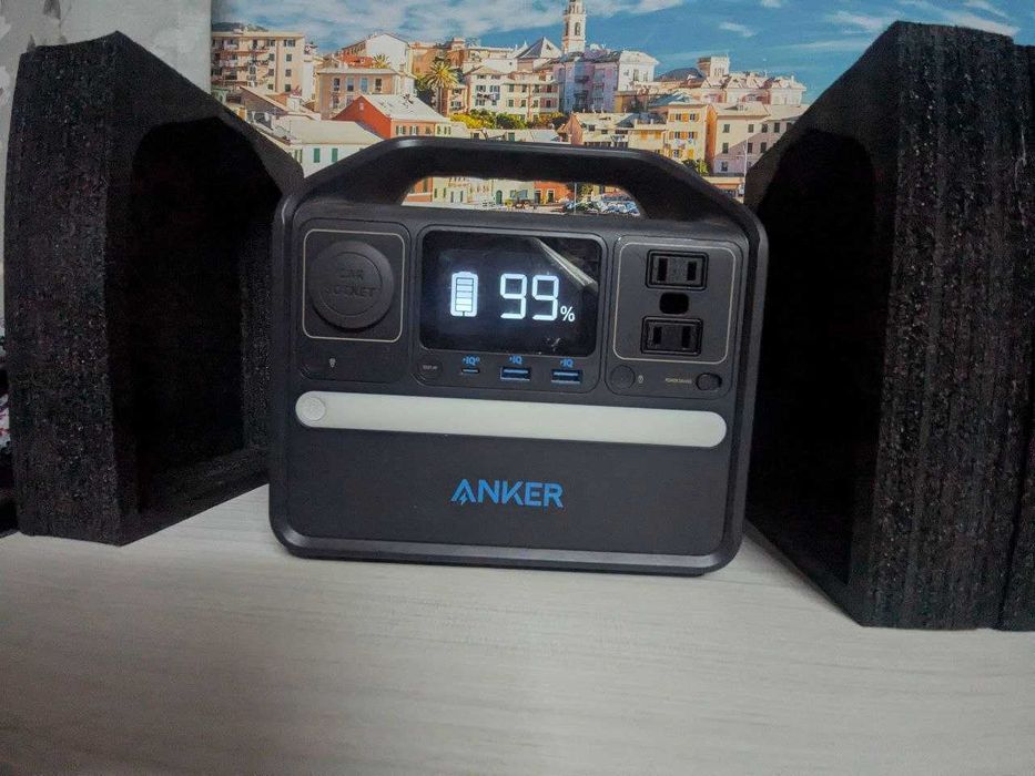 Зарядна станція Anker 521 PowerHouse (256Wh) - Стан нової! US версія