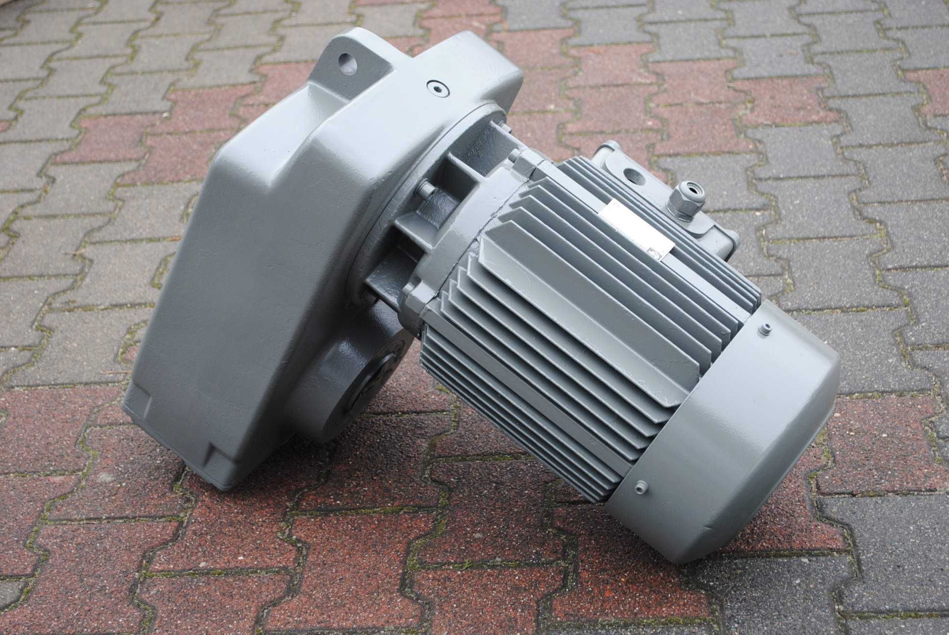 Motoreduktor 7.5kw. 78obr./min.. Firmy ABM