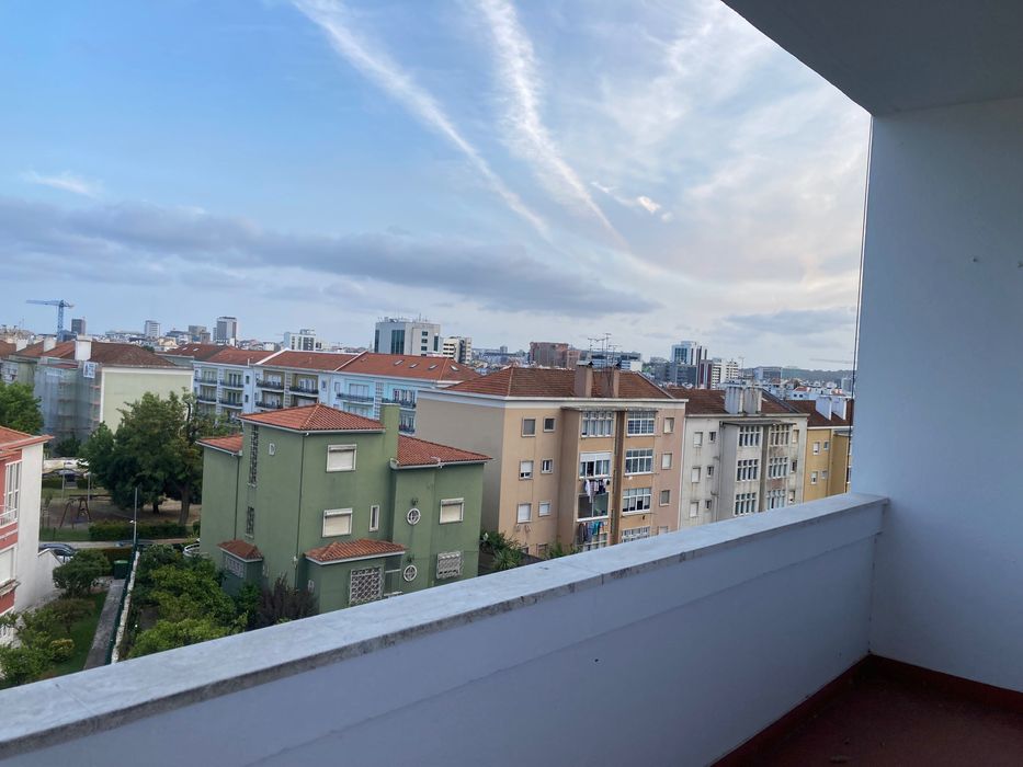 Quarto na Av Estados Unidos da América