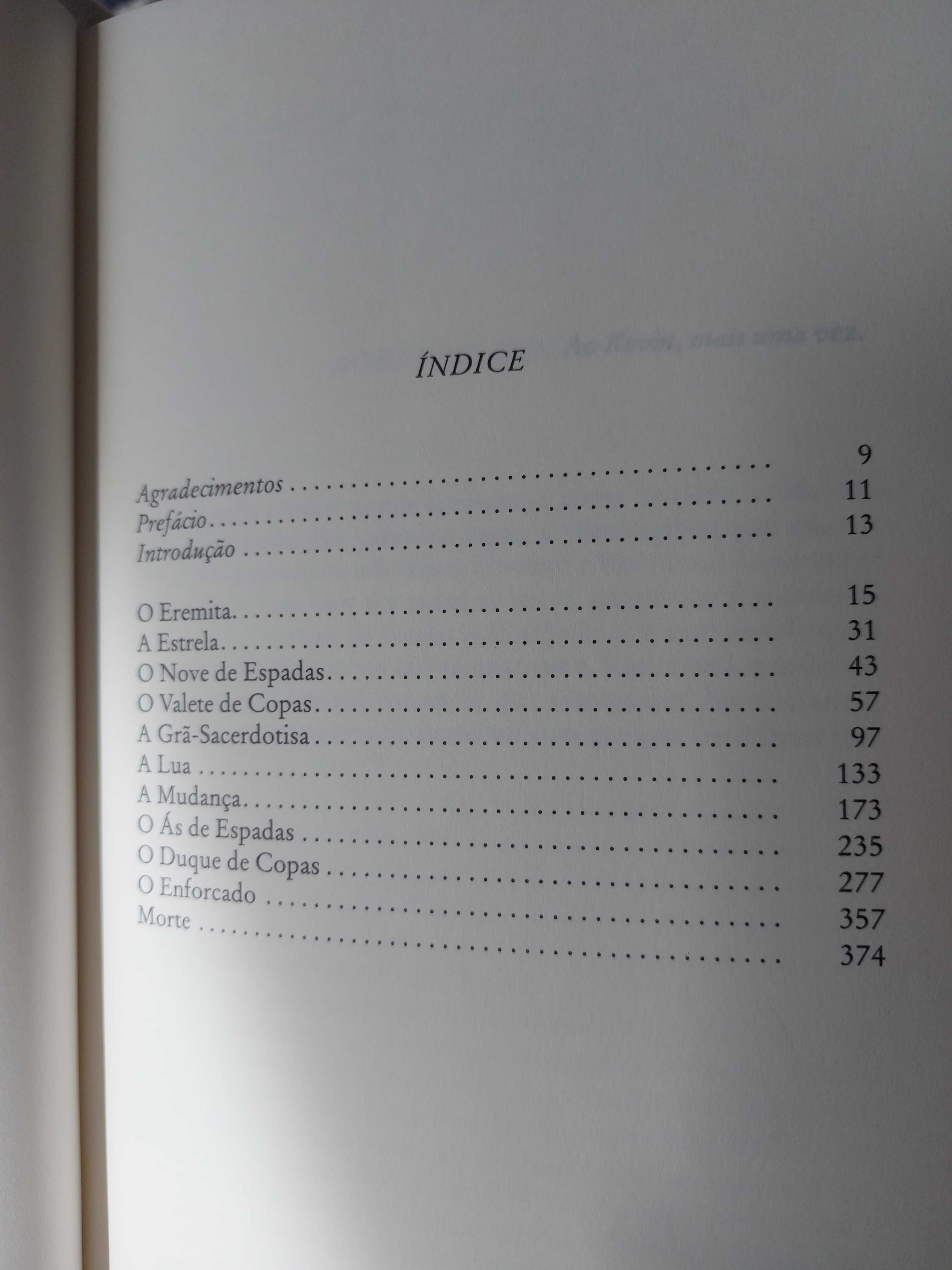 Livro "Valete de Copas e Dama de Espadas", de Joanne Harris, como novo