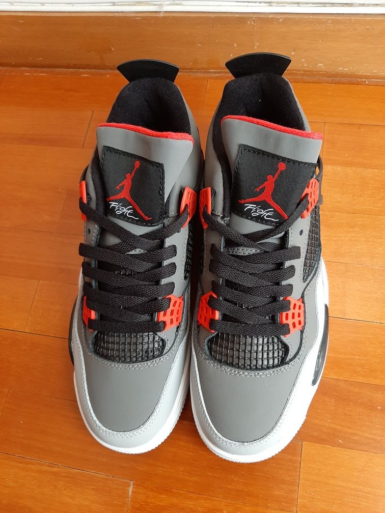 Jordan 4 Retro Infrared,  tam. 44 - novos