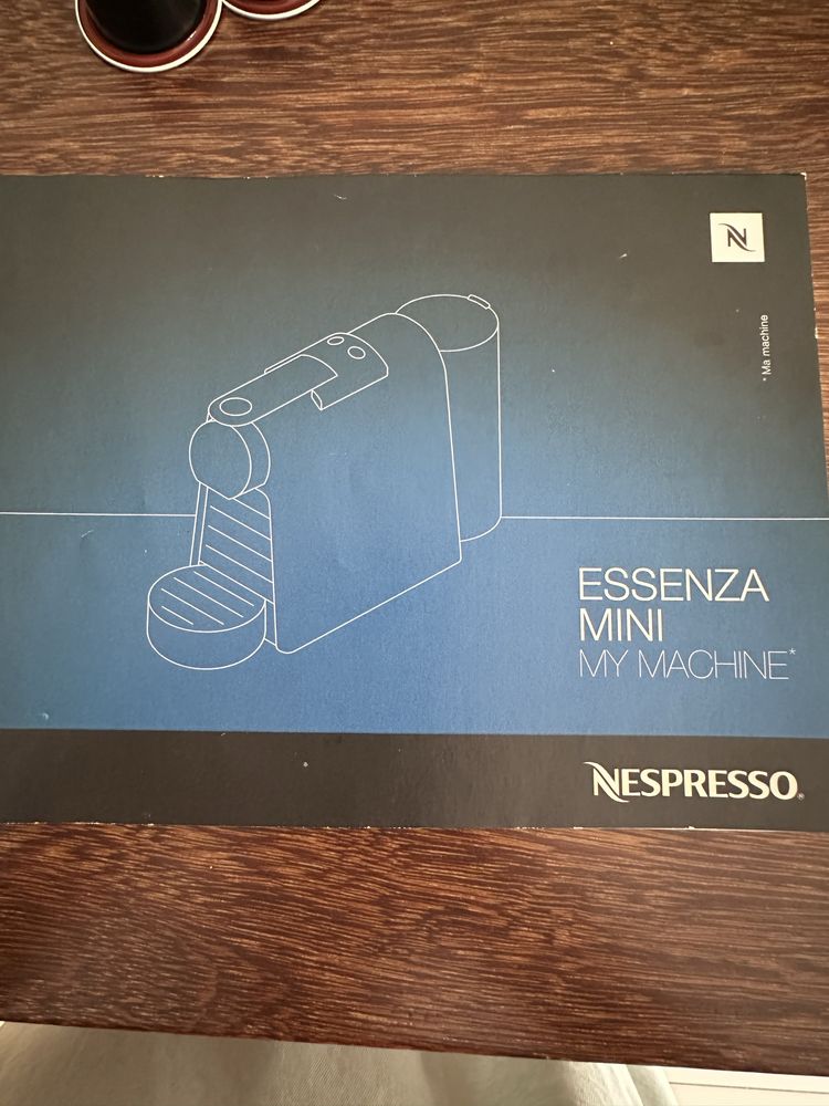 Maquina café Nespresso Essenza Mini