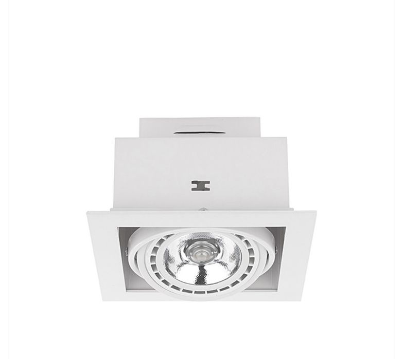 Biała lampa wpuszczana w sufit