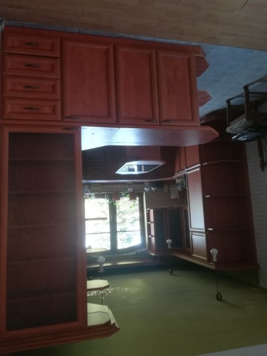 Meble kuchenne 4m x 3,3 m x 2,45m + górne pólki.