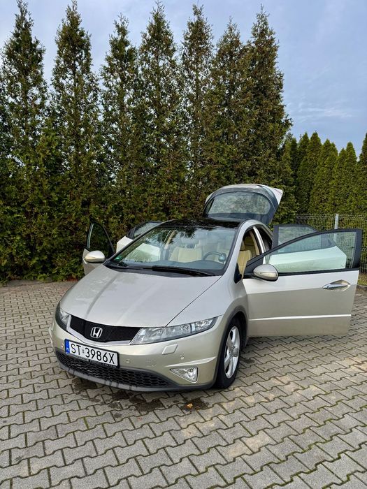 Honda Civic Honda Civic 2007 • 1.8 Benzyna 140 KM • Automat • Panoramiczny dach