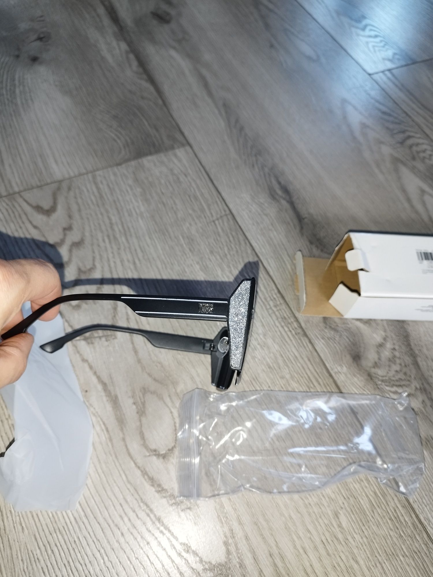 Nowe okulary przeciwsłoneczne damskie