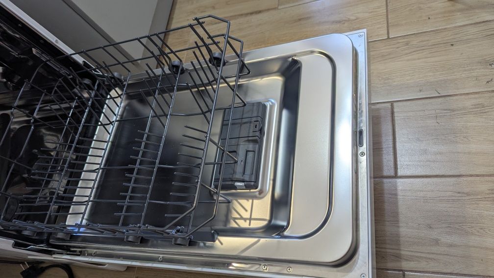 Zmywarka Whirlpool 45 cm jak nowa