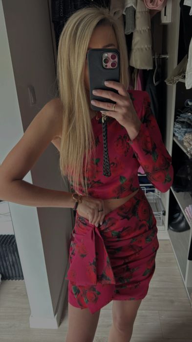 On Fleek sukienka kwiaty S wyciecia jedno ramie instagram hit