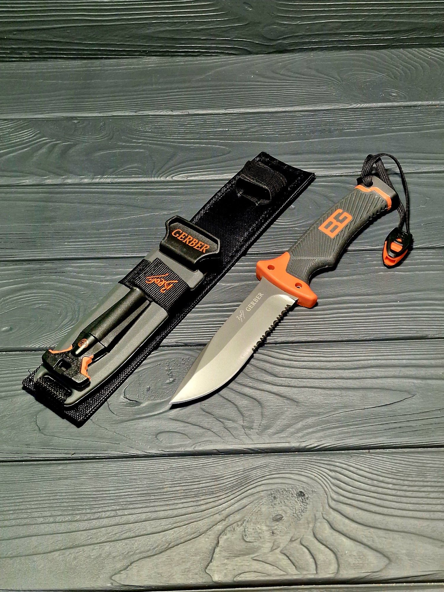 Нож Gerber Bear Grylls Ultimate с огнивом.