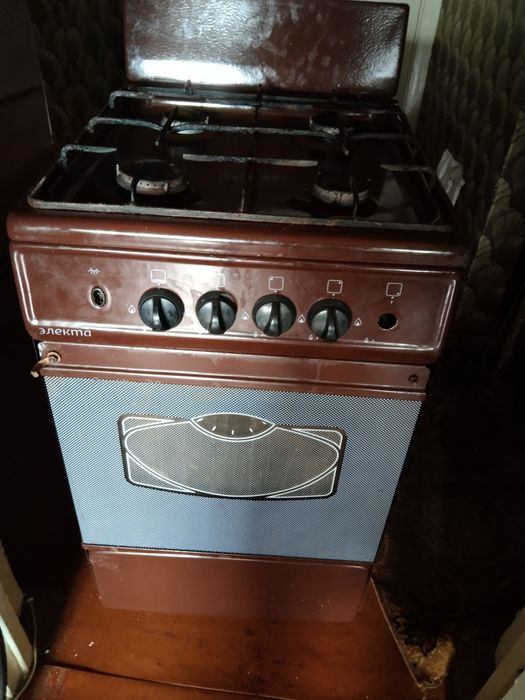 Продам газовую плиту.