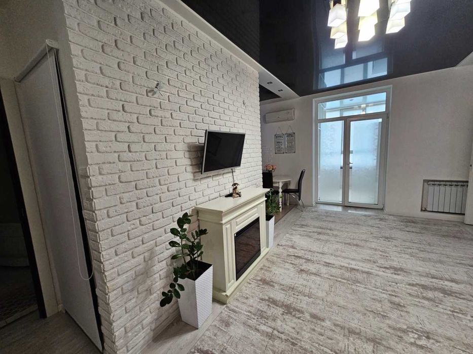 Продам 3-к квартиру (91м2) в кирпиче, ж/м Солнечный, пер. Любарского