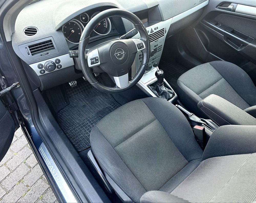 Opel Astra H Cosmo 1.7CDTI ISUZU