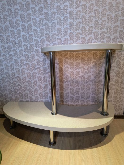 Продам тумбу красивой формы