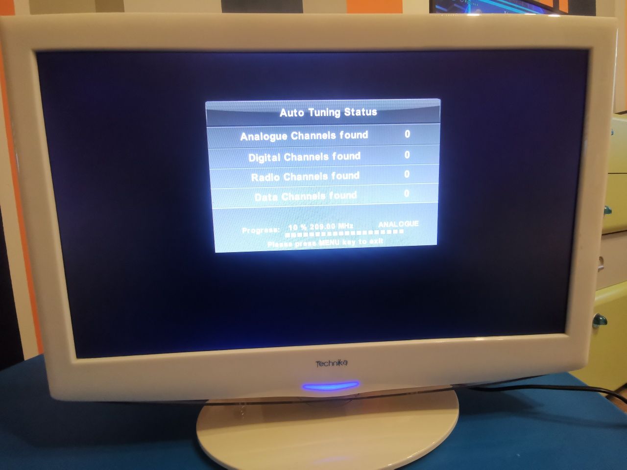 Technika telewizor 21.6 LCD wraz z dvd