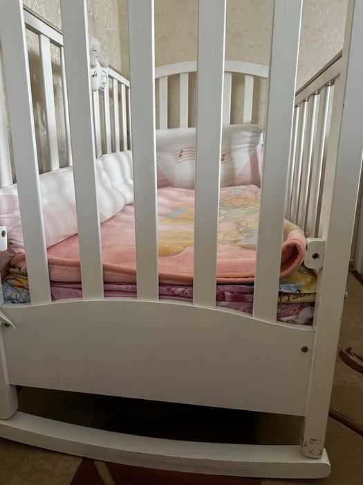 Дитяче ліжко з натур.дерева з повним комплектом від 0 до 5 років