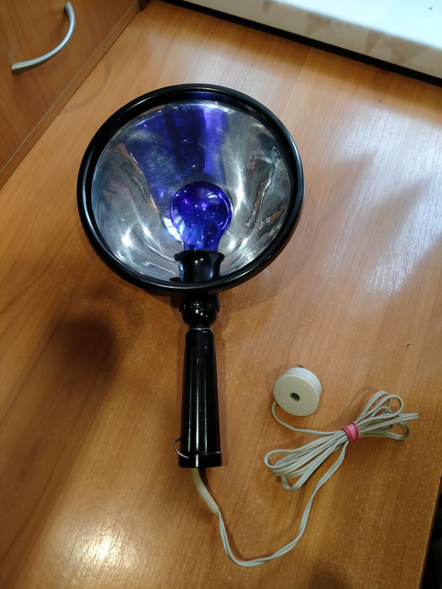 Лампа синяя
рефлектор Минина –
прибор медицинский 
СССР