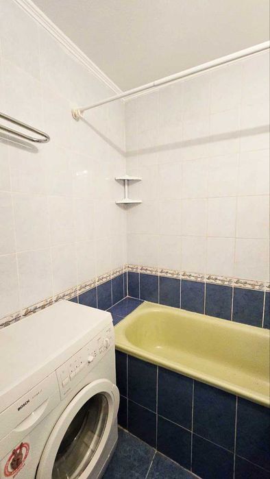 Продається 4-кімнатна квартира на вул. Земська, Сертифікат