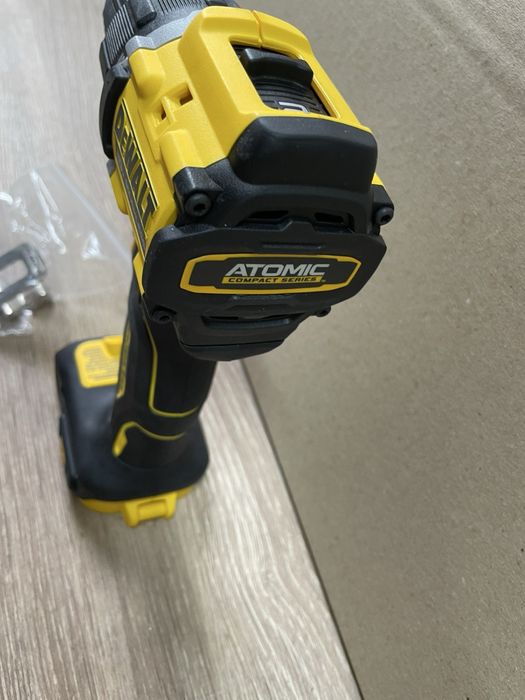 DeWalt DCD794/шурупокрут безщітковий деволт