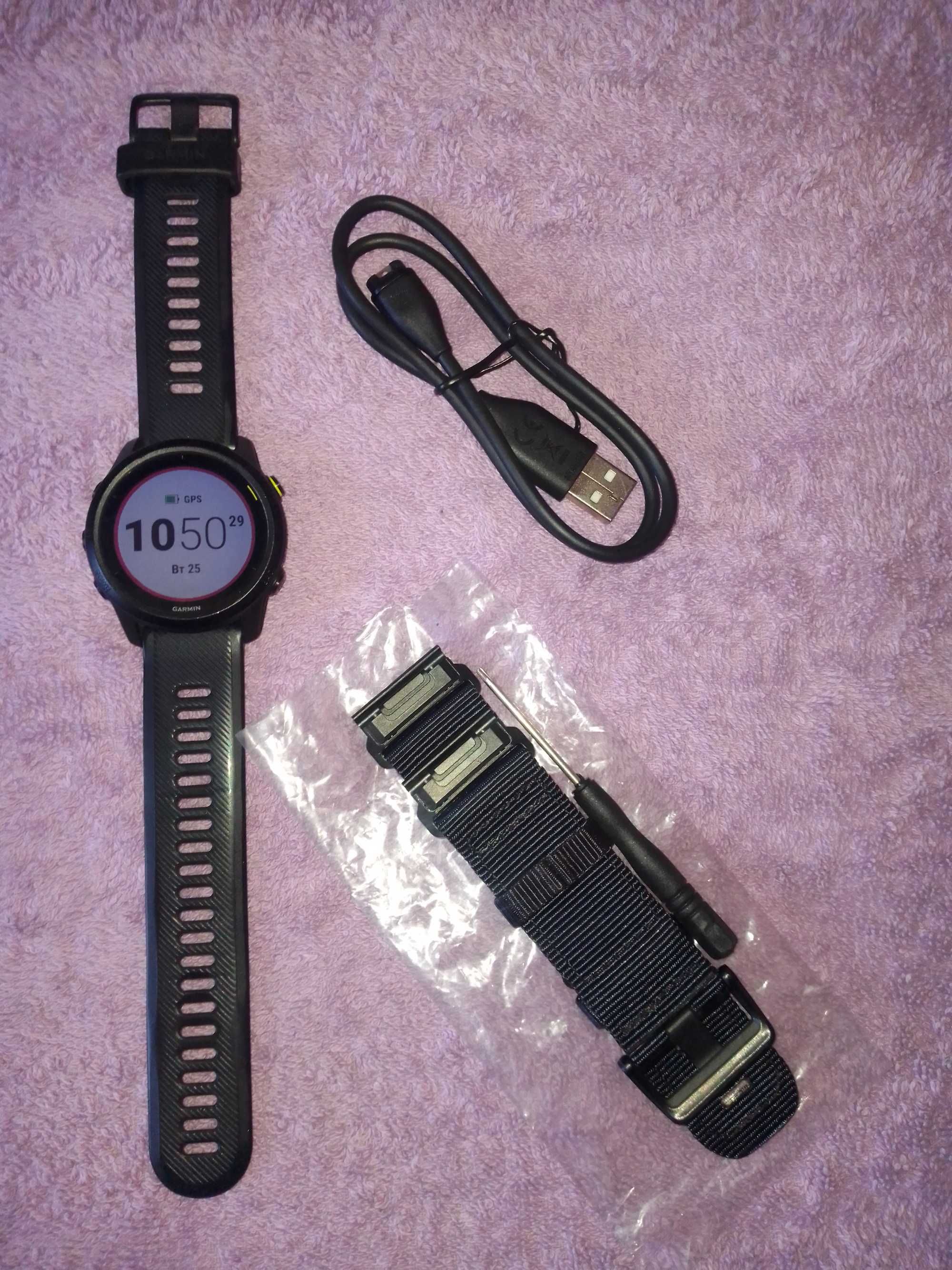 Смарт-годинник Garmin Forerunner 745
