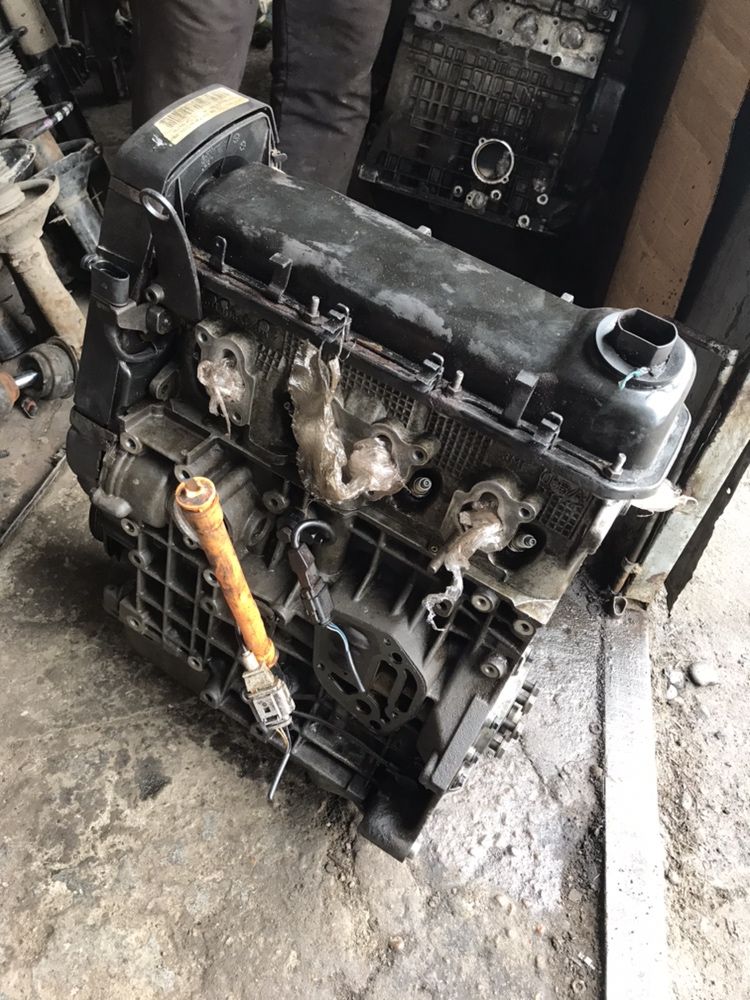 Двигун двигатель мотор Volkswagen Golf 4 audi a3 bora1.6 V8 AKL бензин
