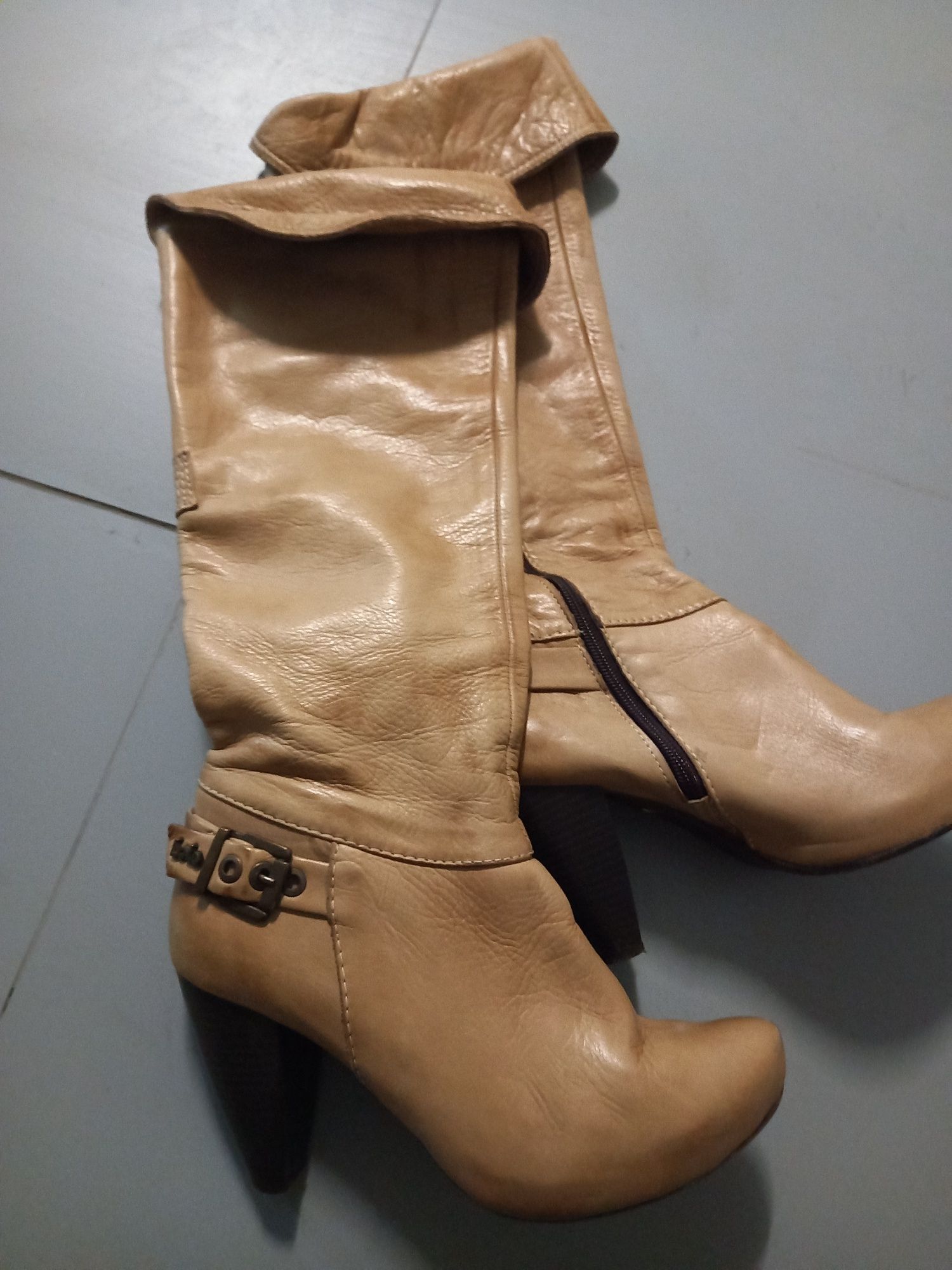 Botas cano alto com tacão