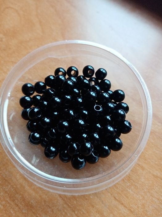 Пряжа меринос шерсть, крючки для вязания, спицы, бусины, пуговицы