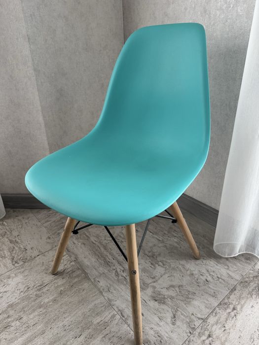 Стільчик в студію,кімнату,кухню