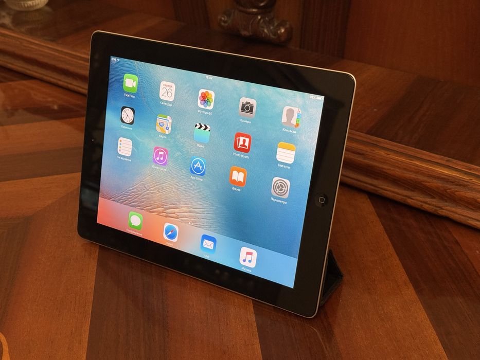 Продам планшет Apple iPad 2 (2011) 32 gb + smart cover
