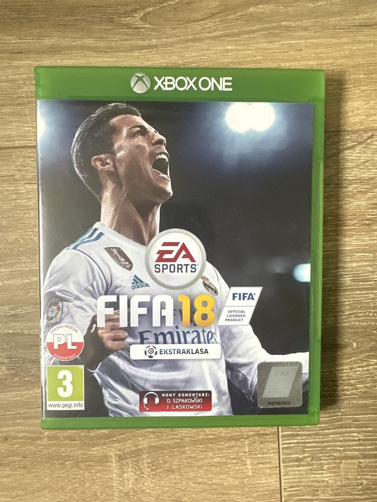 Xbox One S 500 Gb+ akumulatory do padów