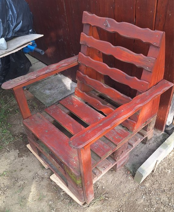 Fotel z palet      .