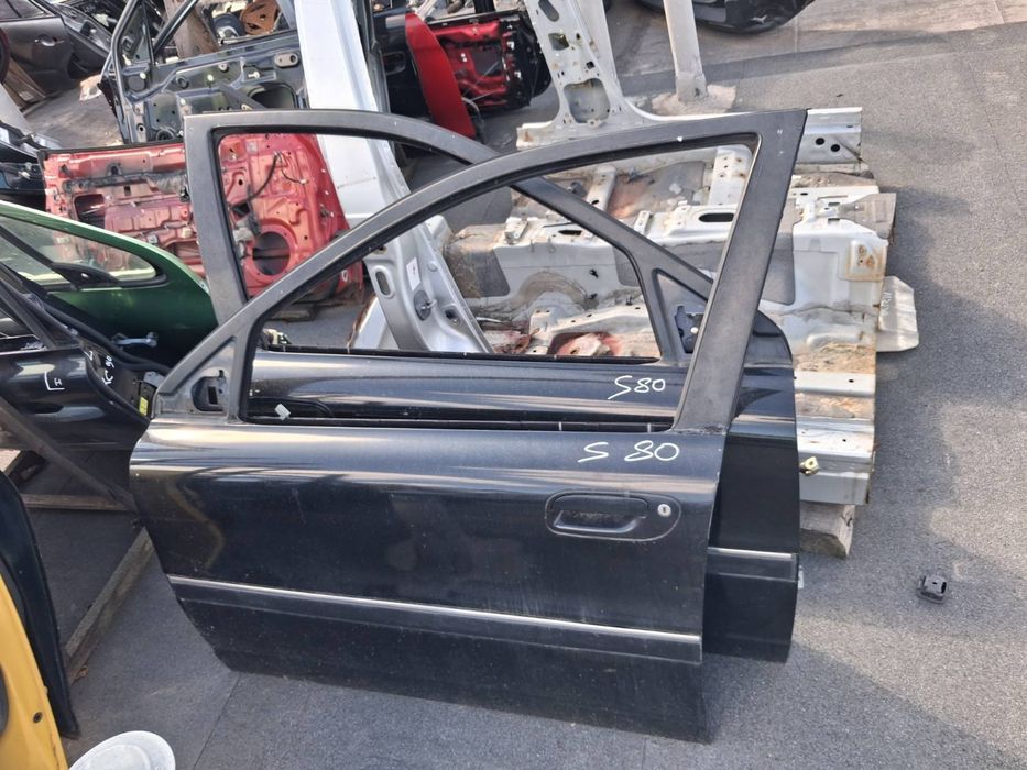 Дверь передняя правая левая Volvo S80