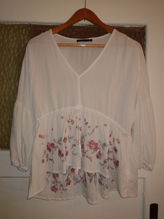 Bluzka w stylu boho z wyszywanymi kwiatami