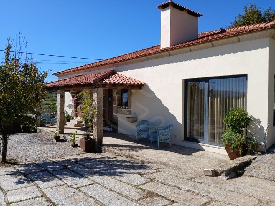 Quinta com 2 propriedades T3 + T2, Tojeiras, Gestaçô