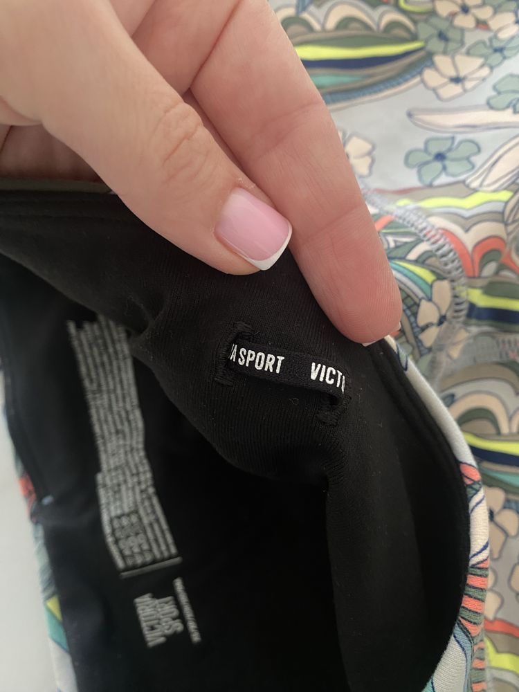 Спорт комплект, комплект для зала топ и капри Victorias Secret xs-s
