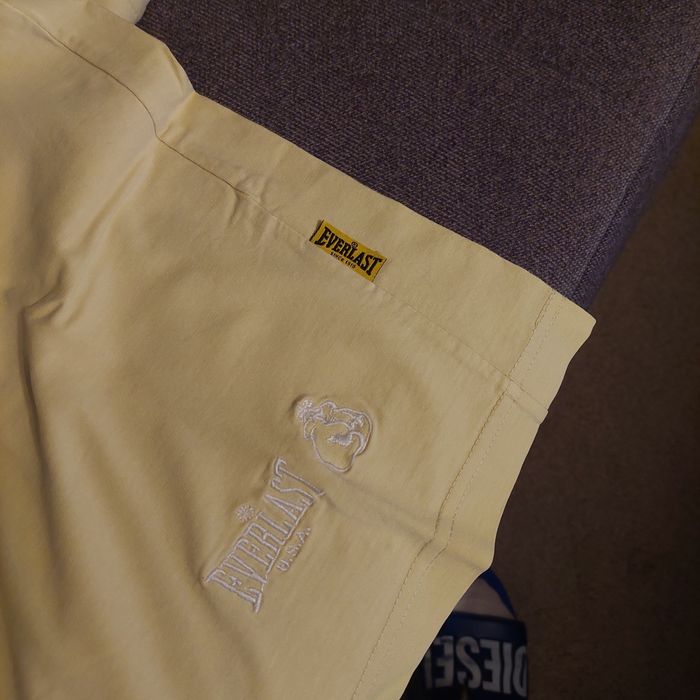 SpKoszulka T-shirt Firmy Everlast . Rozmiar M.