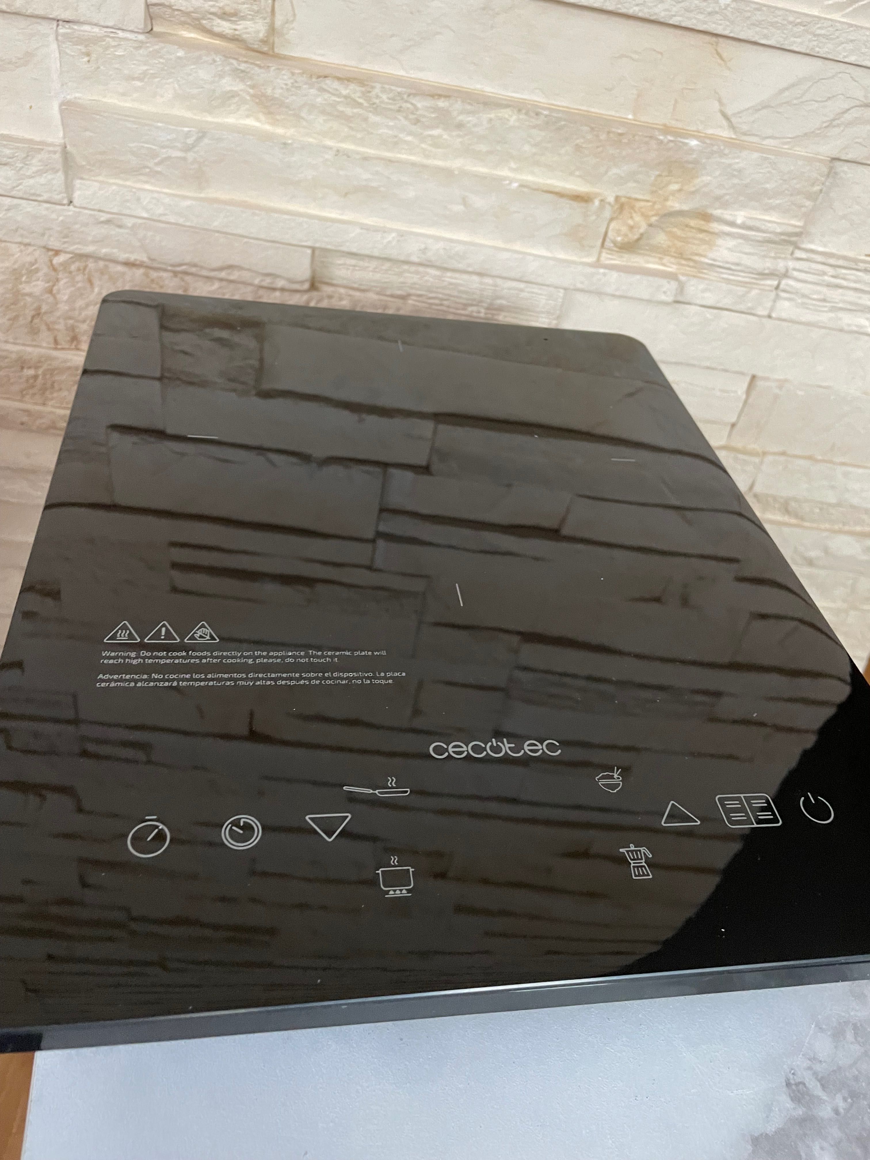 Cecotec Płyta indukcyjna Full Crystal. 2000 W sterowanie dotykowe