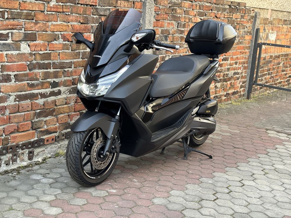 Hond Forza 125 * Skuter Kat B A1 * Kufer * Akrapovic