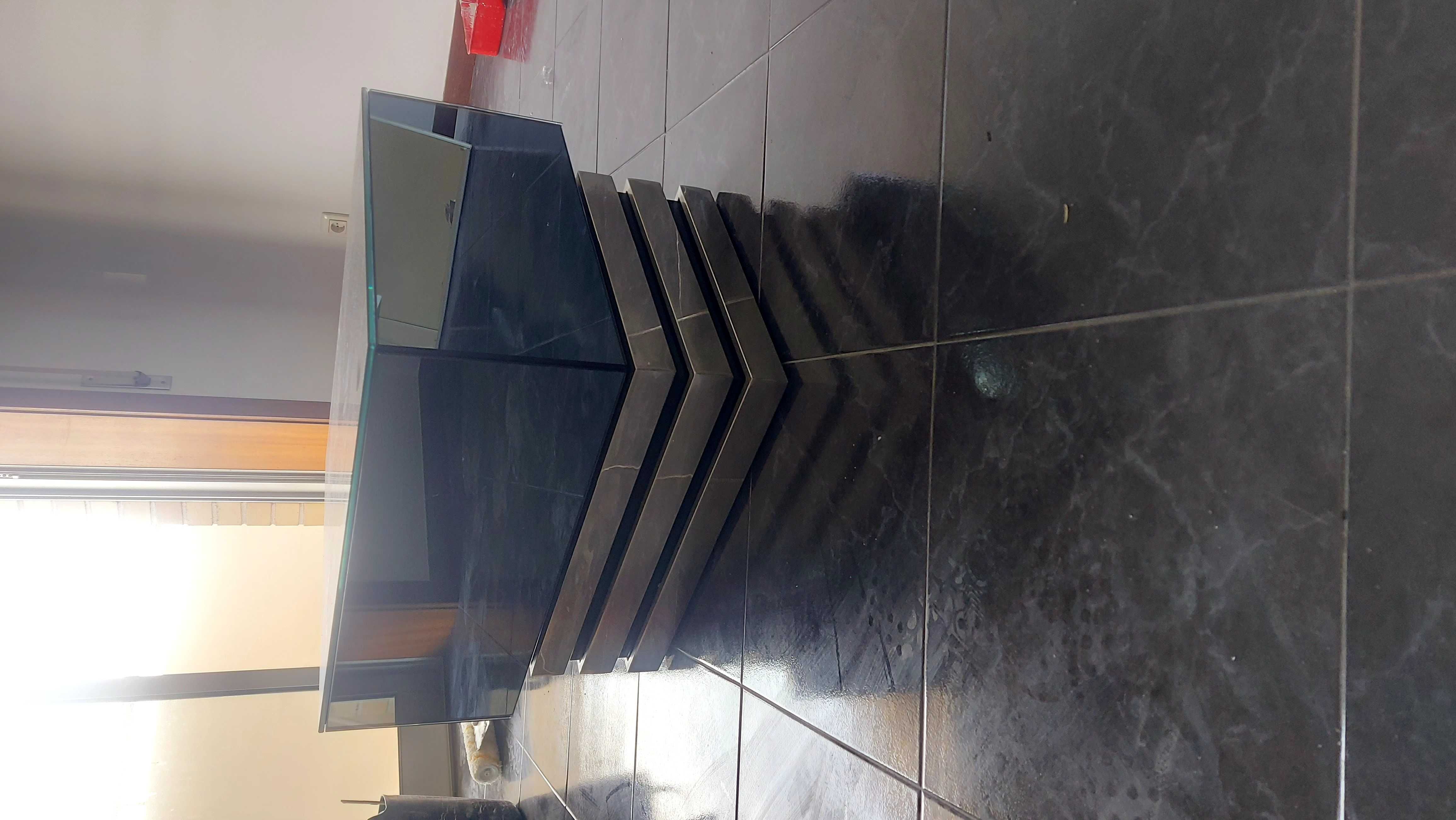Mesa de centro em vidro