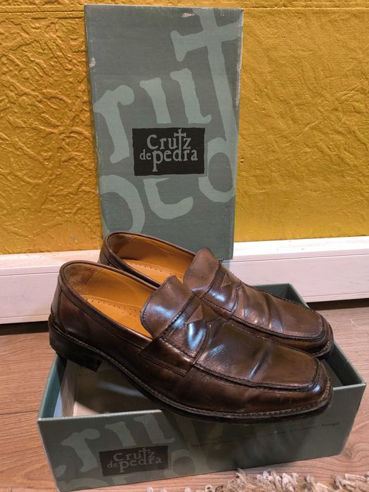 Sapatos em Pele Cruz de Pedra Nº43