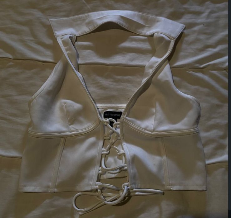 Топ білий на шнурівці