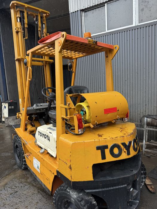 Empilhador toyota 2000 kgrs gas