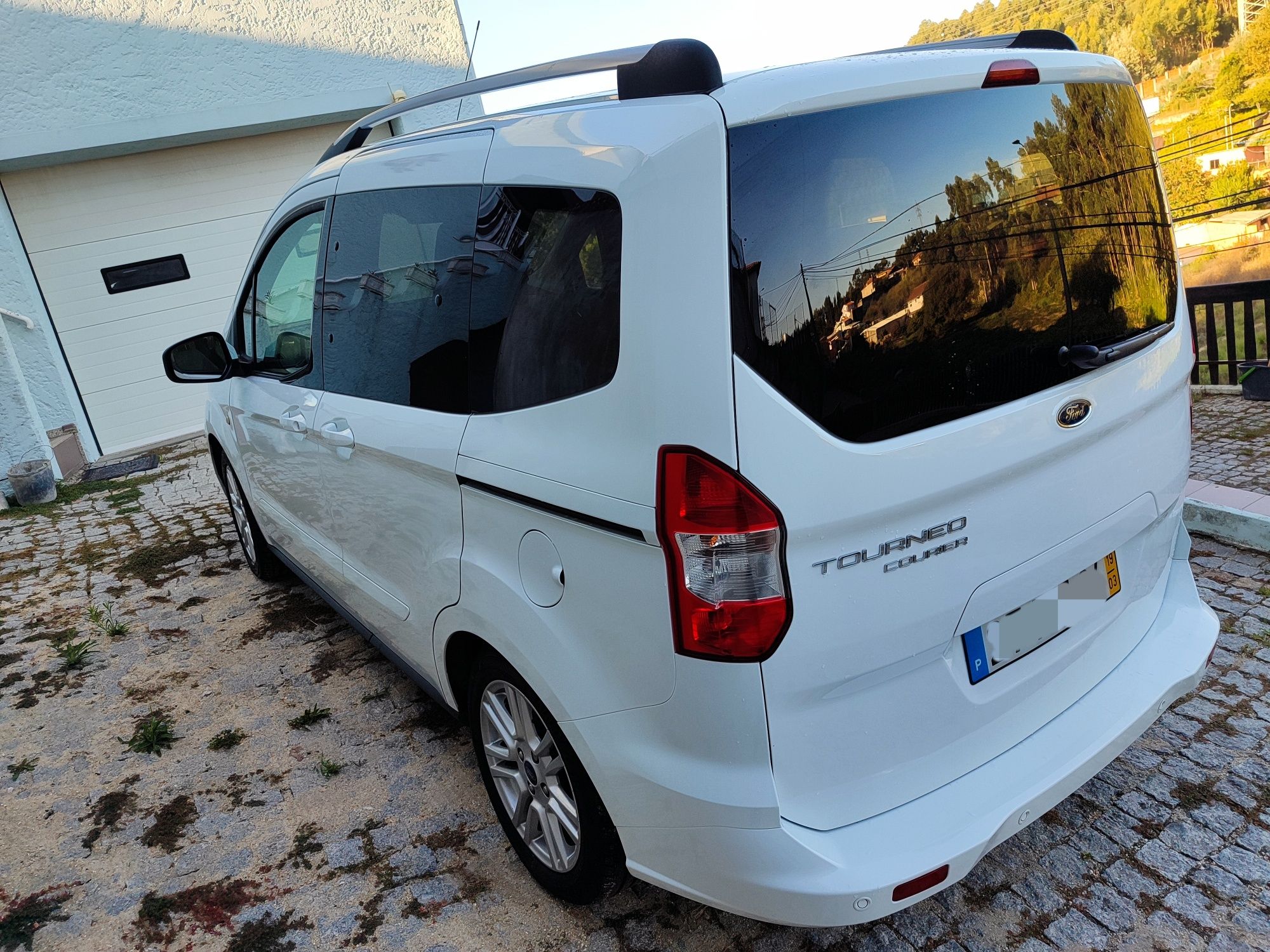 Ford Tourneo Courier 1.0 EcoBoost de 2019/03 Nacional