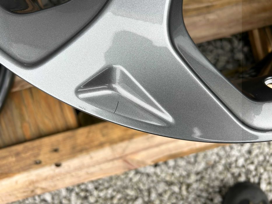 Oryginalne felgi aluminiowe 18 5x108 Ford C-Max Focus Mondeo Kuga Tour